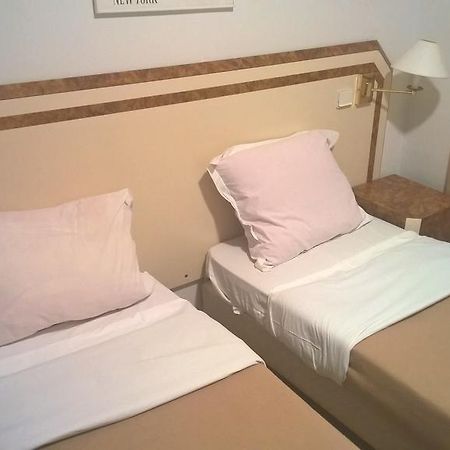 Hotel Azur Montmartre Paris Quarto foto